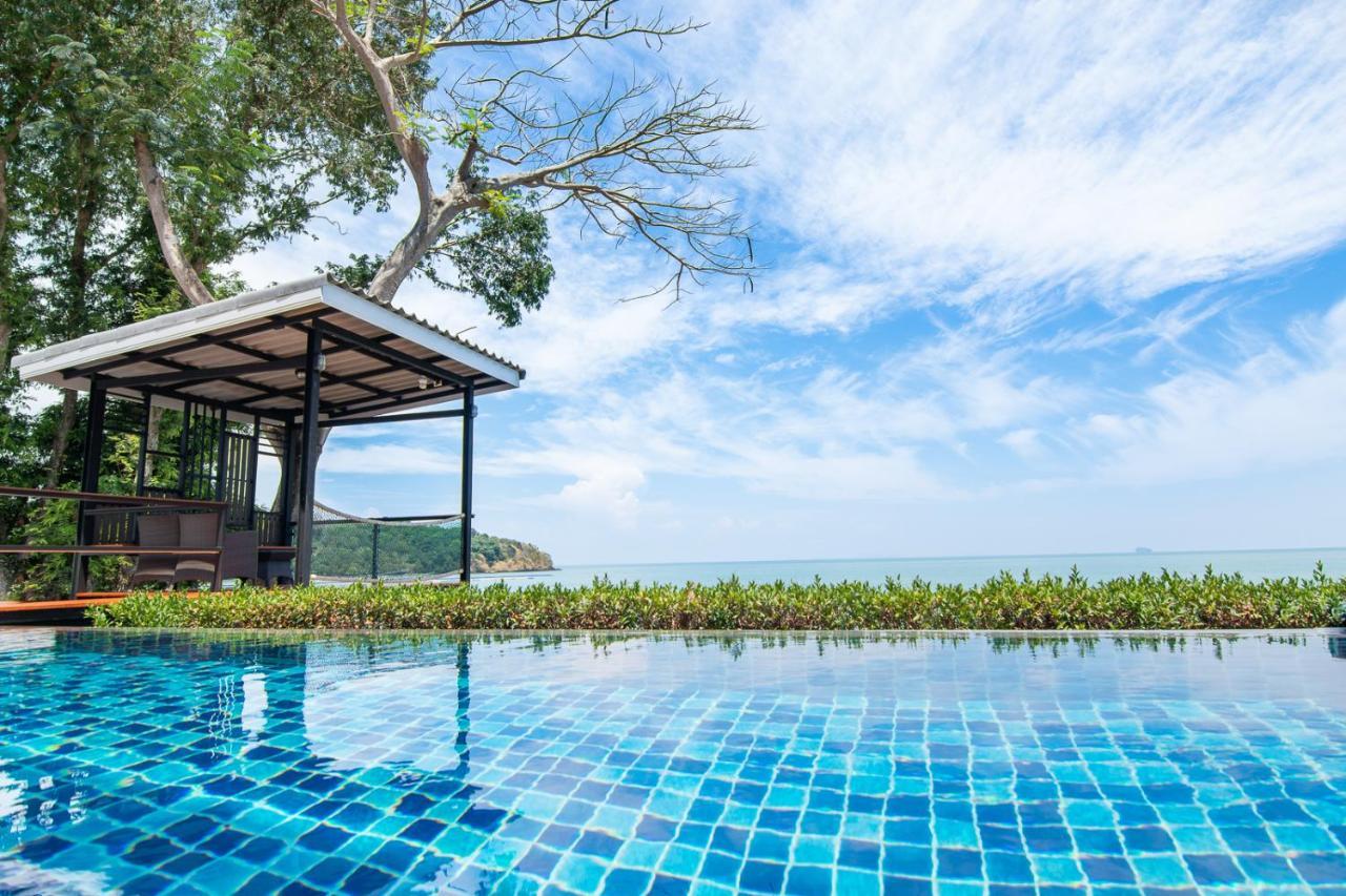 Koh Sirey Beachfront Pool Villa Phuket Exterior foto